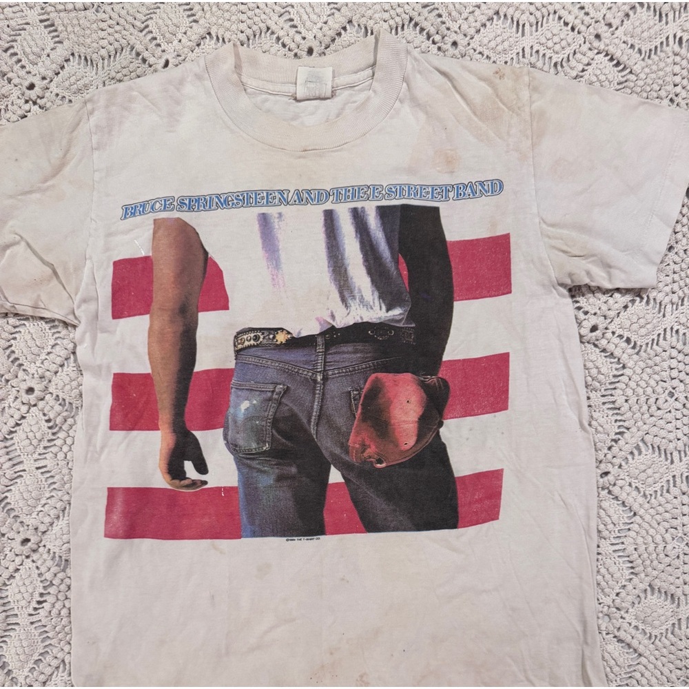 BRUCE SPRINGSTEEN Original Graphic Tee USA tour 1984. Has wear,
Zoom in to see